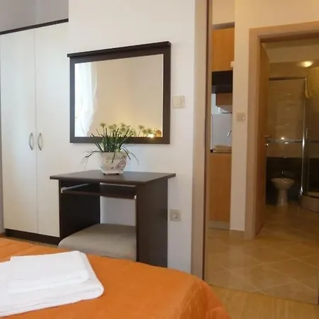 Apartment Bungalo - Near Trogir Seget Vranjica