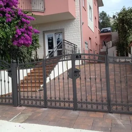 Bungalo - Near Trogir *