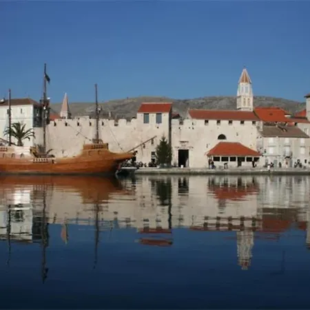 Bungalo - Near Trogir Apartment Seget Vranjica
