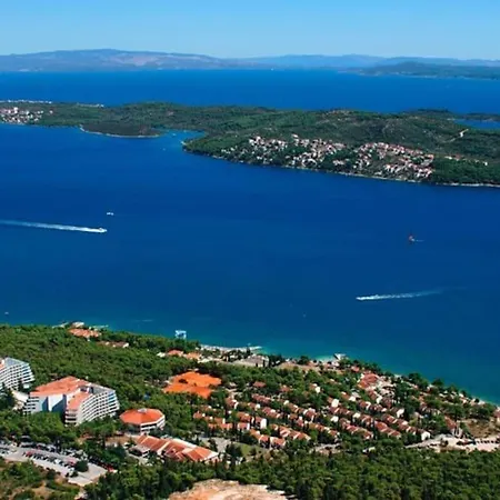 Apartment Bungalo - Near Trogir Seget Vranjica